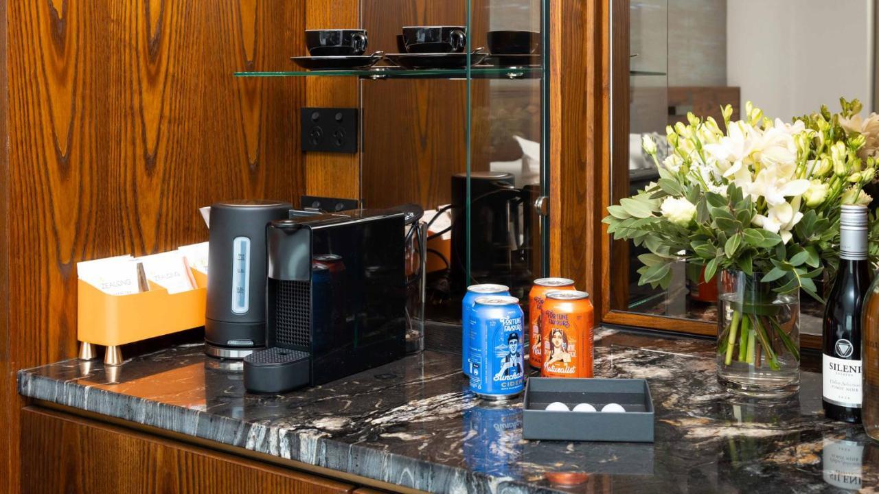 Horizon By Skycity Auckland Dış mekan fotoğraf A Nespresso coffee machine in a hotel room