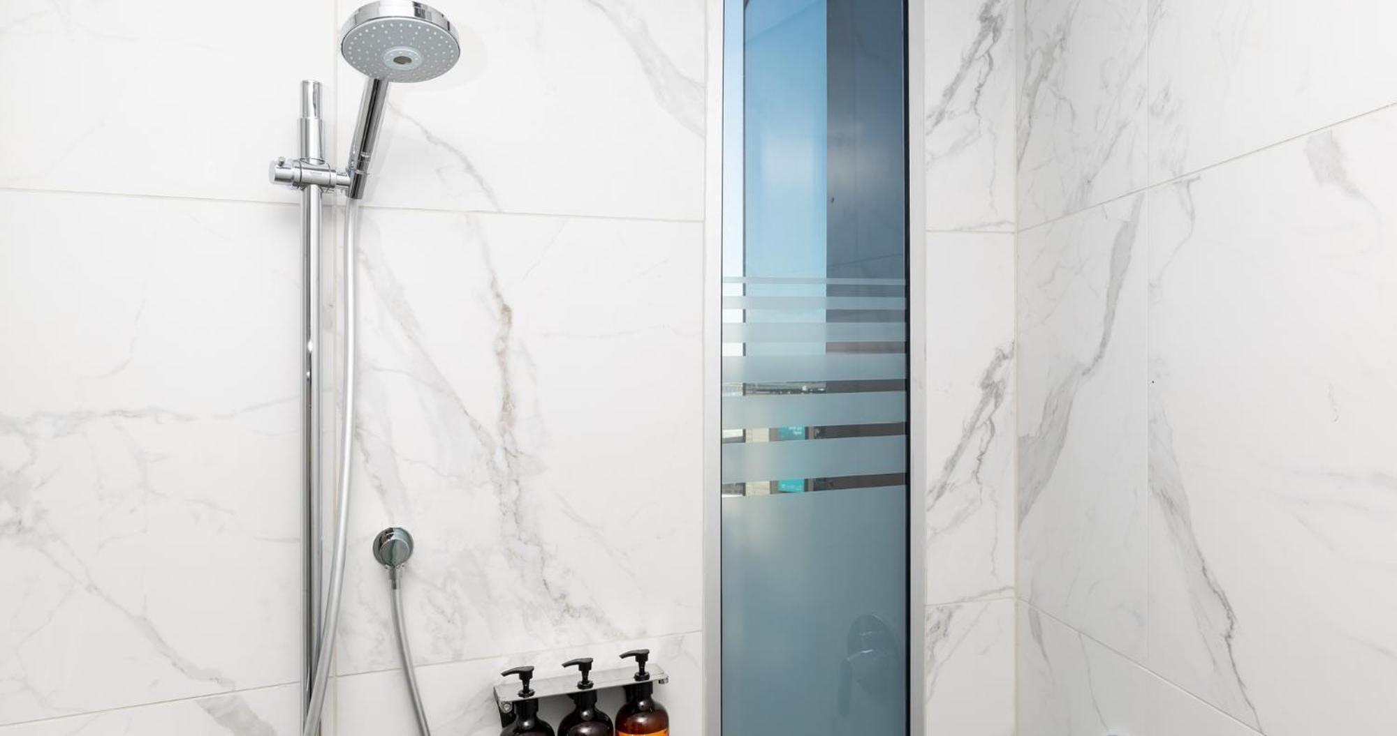 Horizon By Skycity Auckland Dış mekan fotoğraf A shower