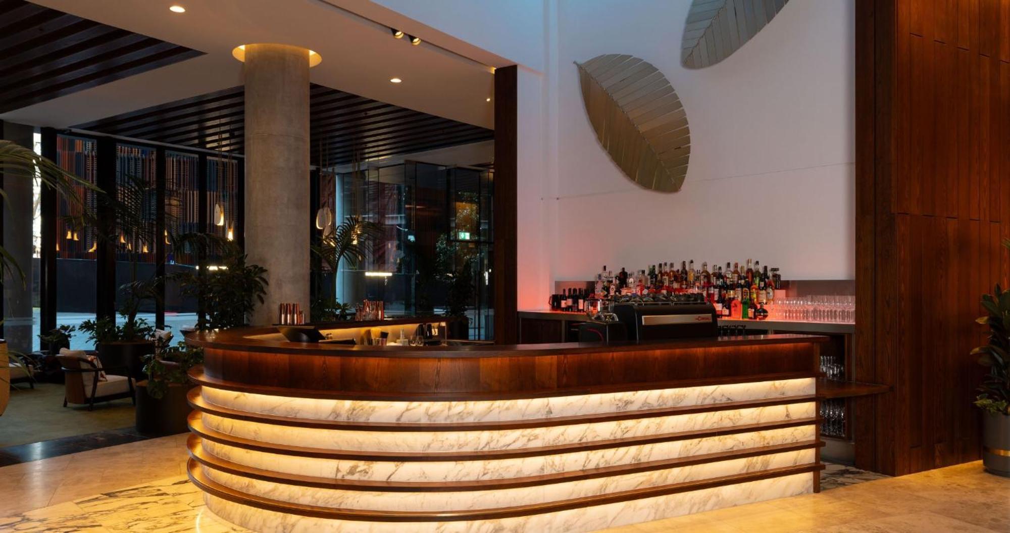 Horizon By Skycity Auckland Dış mekan fotoğraf The bar at the Mandarin Oriental, Munich